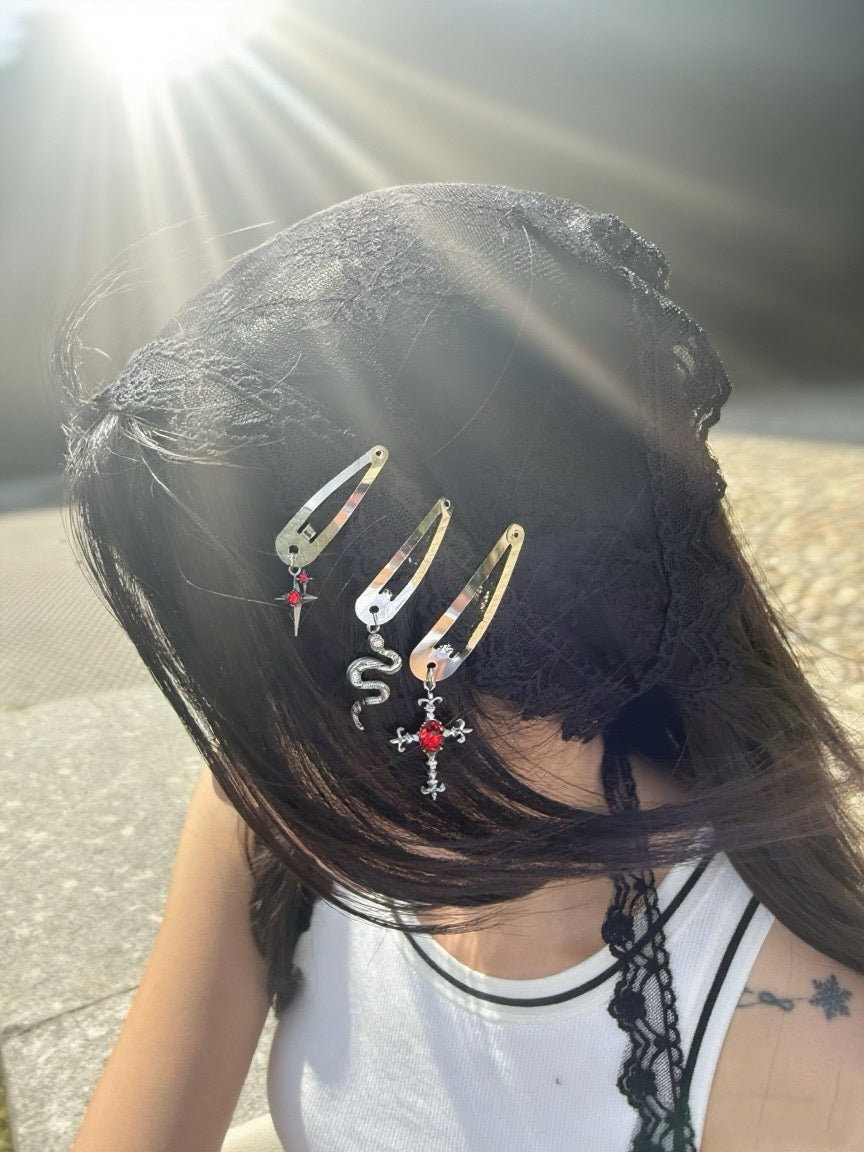 Gothic Metal Hair Clip Set – Vintage Cross, Snake & Star Hair Accessories for Women