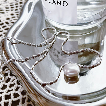 Elara Round Pearl Pendant Necklace
