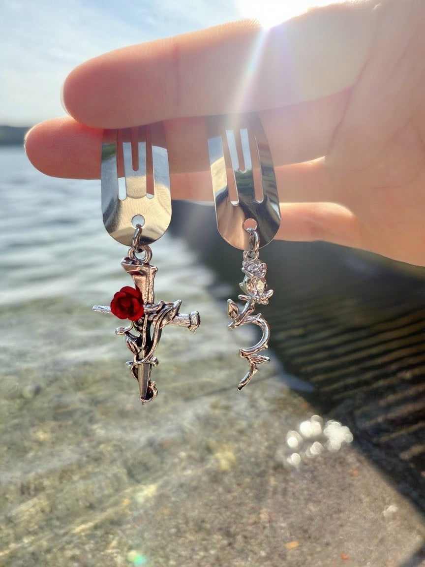 Gothic Rose & Cross Metal Hair Clip Set – Vintage Flower Hair Accessories for Women, Trendy Punk Style Barrettes