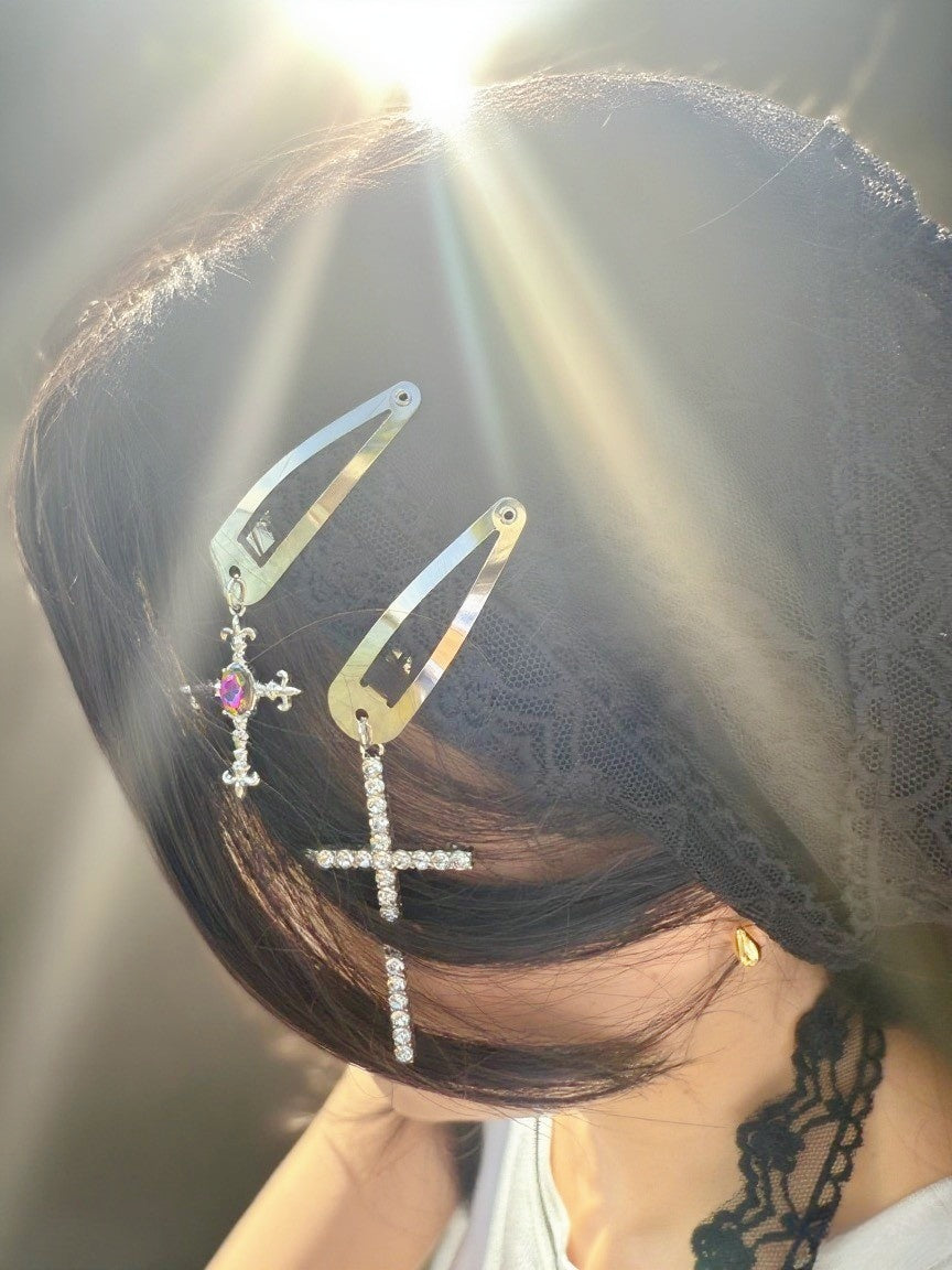 Vintage Gothic Cross Metal Hair Clip Set – Retro Hair Accessories for Women, Festival & Costume Style