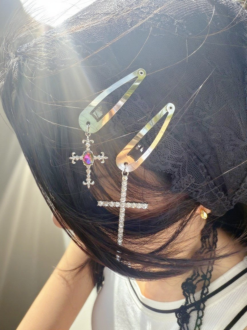 Vintage Gothic Cross Metal Hair Clip Set – Retro Hair Accessories for Women, Festival & Costume Style