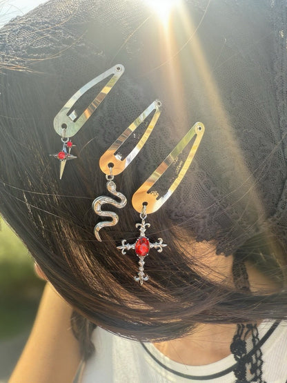 Gothic Metal Hair Clip Set – Vintage Cross, Snake & Star Hair Accessories for Women